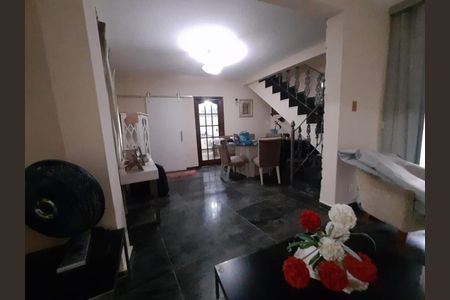 Sala de casa para alugar com 3 quartos, 200m² em Jardim Alvorada, Nova Iguaçu