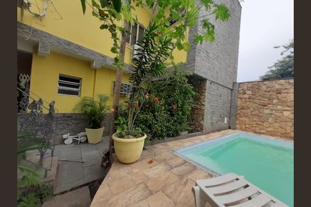 Casa para alugar com 200m², 3 quartos e 3 vagas Casa para alugar com 200m², 3 quartos e 3 vagasÁrea externa