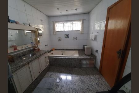 Casa para alugar com 200m², 3 quartos e 3 vagas Casa para alugar com 200m², 3 quartos e 3 vagasCozinha