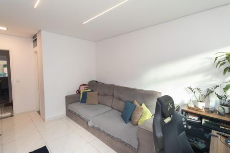 Casa à venda com 140m², 2 quartos e 2 vagas Casa à venda com 140m², 2 quartos e 2 vagasSala