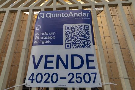 Casa à venda com 140m², 2 quartos e 2 vagas Casa à venda com 140m², 2 quartos e 2 vagasPlaquinha