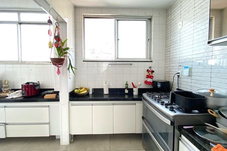 Apartamento à venda com 200m², 3 quartos e 2 vagas Apartamento à venda com 200m², 3 quartos e 2 vagasCozinha