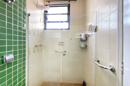 Apartamento à venda com 200m², 3 quartos e 2 vagas Apartamento à venda com 200m², 3 quartos e 2 vagasBanheiro da Suíte