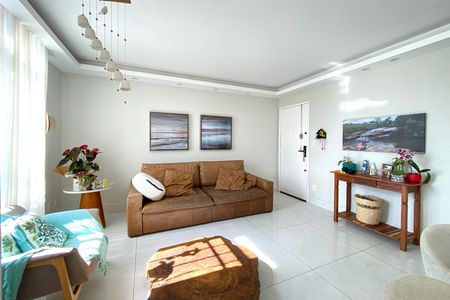 Apartamento à venda com 200m², 3 quartos e 2 vagas Apartamento à venda com 200m², 3 quartos e 2 vagasSala