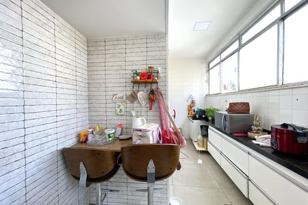 Apartamento à venda com 200m², 3 quartos e 2 vagas Apartamento à venda com 200m², 3 quartos e 2 vagasCozinha