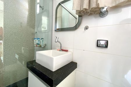 Apartamento à venda com 200m², 3 quartos e 2 vagas Apartamento à venda com 200m², 3 quartos e 2 vagasBanheiro 2