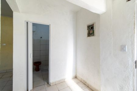 Hall de entrada de casa para alugar com 1 quarto, 37m² em Vila Babilonia, São Paulo