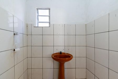Banheiro  de casa para alugar com 1 quarto, 37m² em Vila Babilonia, São Paulo