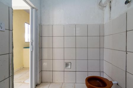 Banheiro  de casa para alugar com 1 quarto, 37m² em Vila Babilonia, São Paulo