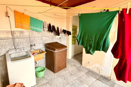 Casa à venda com 290m², 4 quartos e 4 vagas Casa à venda com 290m², 4 quartos e 4 vagasÁrea de Serviço