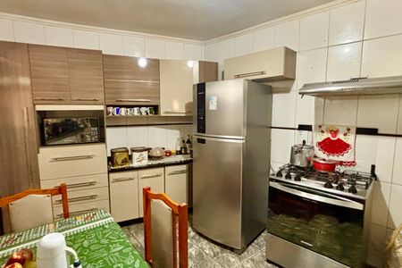 Casa à venda com 290m², 4 quartos e 4 vagas Casa à venda com 290m², 4 quartos e 4 vagasCozinha