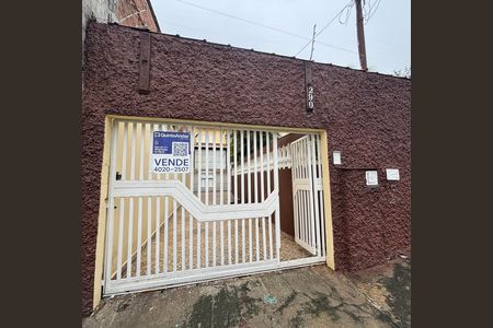 Casa à venda com 290m², 4 quartos e 4 vagas Casa à venda com 290m², 4 quartos e 4 vagasFachada