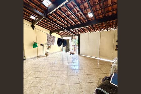 Casa à venda com 290m², 4 quartos e 4 vagas Casa à venda com 290m², 4 quartos e 4 vagasÁrea de Serviço