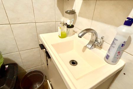 Casa à venda com 290m², 4 quartos e 4 vagas Casa à venda com 290m², 4 quartos e 4 vagasBanheiro 2