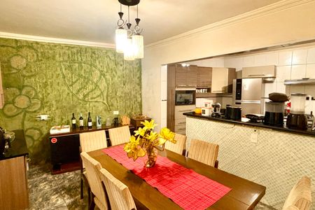 Casa à venda com 290m², 4 quartos e 4 vagas Casa à venda com 290m², 4 quartos e 4 vagasCozinha