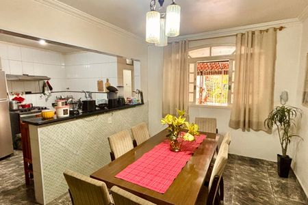 Casa à venda com 290m², 4 quartos e 4 vagas Casa à venda com 290m², 4 quartos e 4 vagasCozinha