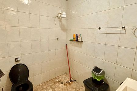 Casa à venda com 290m², 4 quartos e 4 vagas Casa à venda com 290m², 4 quartos e 4 vagasBanheiro 2