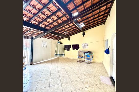 Casa à venda com 290m², 4 quartos e 4 vagas Casa à venda com 290m², 4 quartos e 4 vagasÁrea de Serviço