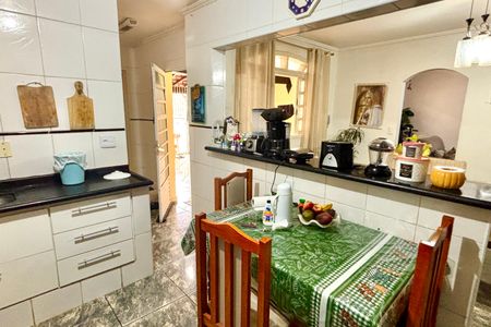 Casa à venda com 290m², 4 quartos e 4 vagas Casa à venda com 290m², 4 quartos e 4 vagasCozinha