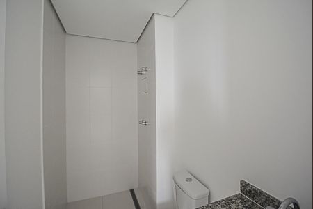 Apartamento à venda com 71m², 3 quartos e 2 vagas Apartamento à venda com 71m², 3 quartos e 2 vagasBanheiro da Suíte