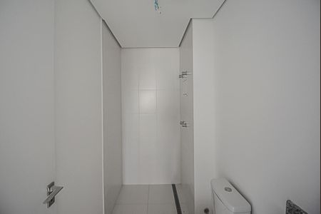 Apartamento à venda com 82m², 3 quartos e 2 vagas Apartamento à venda com 82m², 3 quartos e 2 vagasBanheiro da Suíte