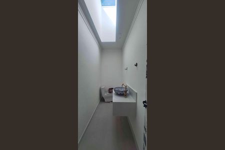 Casa de condomínio à venda com 420m², 2 quartos e 6 vagasLavabo