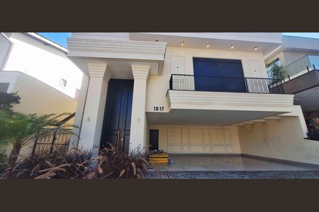 Casa de condomínio à venda com 420m², 2 quartos e 6 vagasFachada