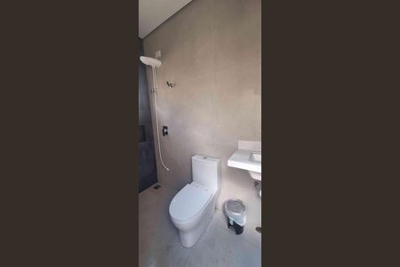 Casa de condomínio à venda com 420m², 2 quartos e 6 vagasBanheiro - Área externa