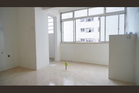 Apartamento à venda com 70m², 2 quartos e sem vaga Apartamento à venda com 70m², 2 quartos e sem vagaCozinha e Área de Serviço