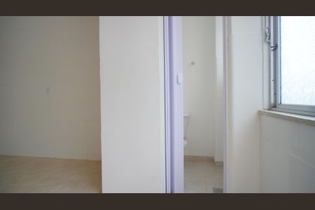 Apartamento à venda com 70m², 2 quartos e sem vaga Apartamento à venda com 70m², 2 quartos e sem vagaCozinha e Área de Serviço