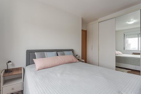 Quarto 1 de apartamento para alugar com 2 quartos, 66m² em Passo D’areia, Porto Alegre