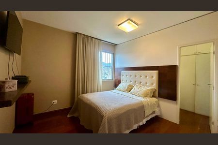 Apartamento à venda com 380m², 4 quartos e 3 vagas Apartamento à venda com 380m², 4 quartos e 3 vagasQuarto