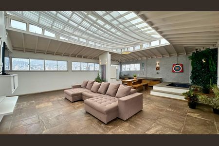 Apartamento à venda com 380m², 4 quartos e 3 vagas Apartamento à venda com 380m², 4 quartos e 3 vagasTerraço coberto