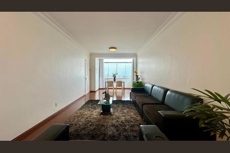 Apartamento à venda com 380m², 4 quartos e 3 vagas Apartamento à venda com 380m², 4 quartos e 3 vagasSala