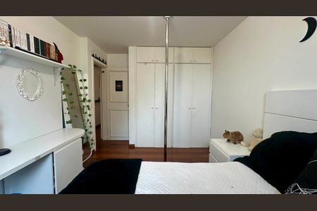 Apartamento à venda com 380m², 4 quartos e 3 vagas Apartamento à venda com 380m², 4 quartos e 3 vagasQuarto