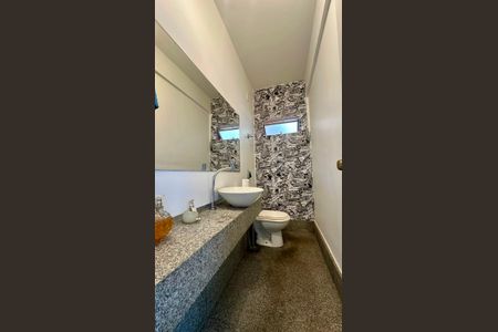 Apartamento à venda com 380m², 4 quartos e 3 vagas Apartamento à venda com 380m², 4 quartos e 3 vagasLavabo