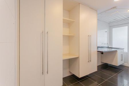 Apartamento para alugar com 176m², 2 quartos e 3 vagas Apartamento para alugar com 176m², 2 quartos e 3 vagasÁrea de Serviço