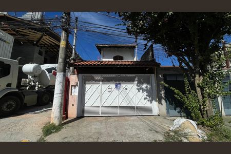 Fachada + Placa de casa para alugar com 4 quartos, 250m² em Itaquera, São Paulo