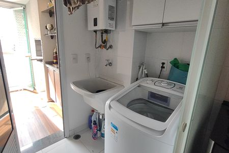 Apartamento à venda com 80m², 3 quartos e 2 vagas Apartamento à venda com 80m², 3 quartos e 2 vagasÁrea de Serviço