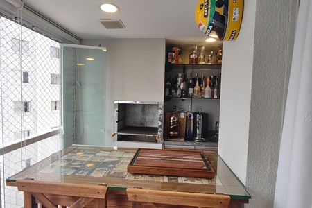 Apartamento à venda com 80m², 3 quartos e 2 vagas Apartamento à venda com 80m², 3 quartos e 2 vagasVaranda