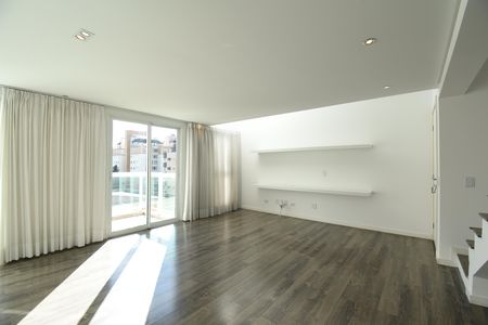 Apartamento à venda com 105m², 2 quartos e 2 vagasSala