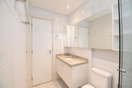 Apartamento à venda com 105m², 2 quartos e 2 vagasBanheiro da Suíte