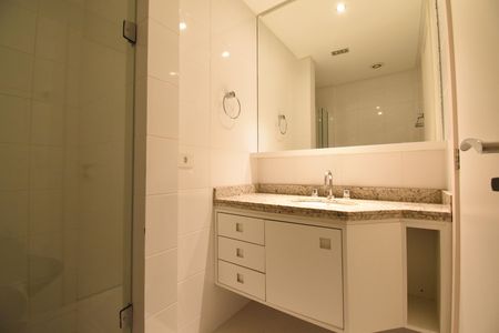 Apartamento à venda com 105m², 2 quartos e 2 vagasBanheiro 2