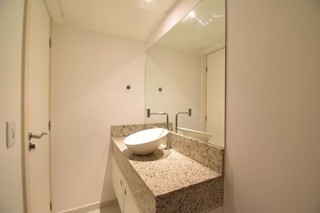 Apartamento à venda com 105m², 2 quartos e 2 vagasLavabo