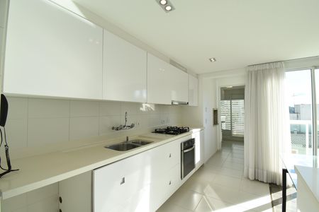 Apartamento à venda com 105m², 2 quartos e 2 vagasCozinha