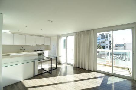 Apartamento à venda com 105m², 2 quartos e 2 vagasSala