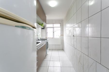 Cozinha  de apartamento para alugar com 2 quartos, 48m² em Conjunto Habitacional Fazenda do Carmo, São Paulo