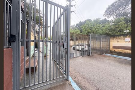 Fachada do Condomínio de apartamento para alugar com 2 quartos, 48m² em Conjunto Habitacional Fazenda do Carmo, São Paulo