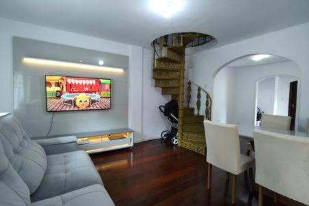 Sala de casa de condomínio para alugar com 4 quartos, 120m² em Taquara, Rio de Janeiro