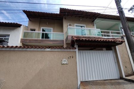 Casa de condomínio para alugar com 120m², 4 quartos e 1 vaga Casa de condomínio para alugar com 120m², 4 quartos e 1 vagaFachada da casa